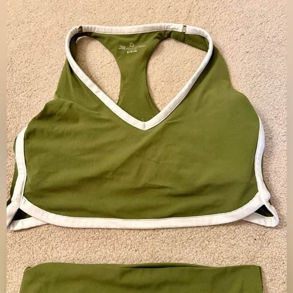 Aerie Olive Green Leggings and Sports Bra - Picture 3 of 13
